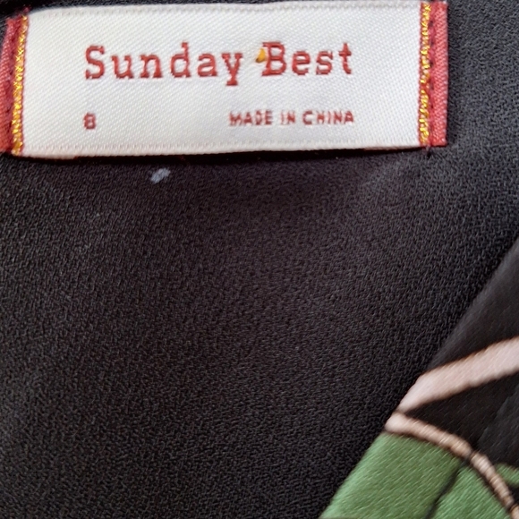 Aritzia Sunday Best Floral Romper. Short sleeves. Pockets. Womens size 8 - Picture 2 of 9